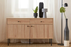 Read more about the article What to put on the wall above a sideboard?